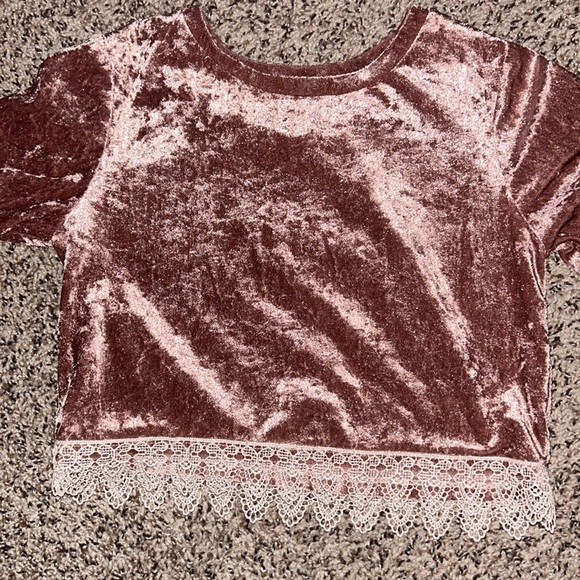 Girls size Medium Nowadays super soft pretty top with gorgeous trim  !! - Picture 2 of 4